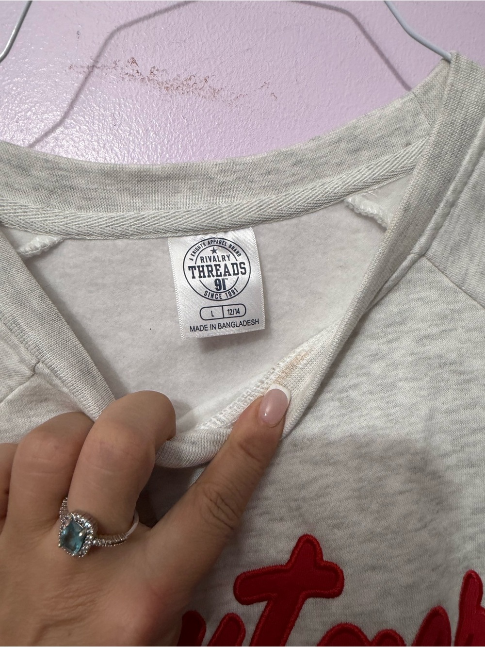 Rivalry Threads Light Gray Sweatshirt with Red Rutgers Script - Picture 3 of 5